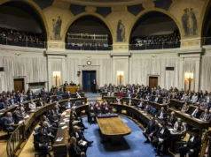 NDP de Manitoba e Conservadores trocam acusações e insultos em sessão legislativa irritada