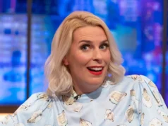 Sara Pascoe diz que discute experiências de fertilização in vitro no palco em sua comédia para tentar se sentir ‘orgulhosa’ de si mesma