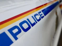 Prisão feita após ‘relativo ao comportamento online’ dirigido a estudantes do ensino médio em BC Interior