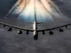 Trump pondera enviar 10.000 soldados terrestres para o Médio Oriente enquanto o Irão adverte que desencadearia o “inferno” se os EUA invadissem