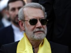 Importante líder iraniano, Ali Larijani, morto em ataque aéreo, diz Israel