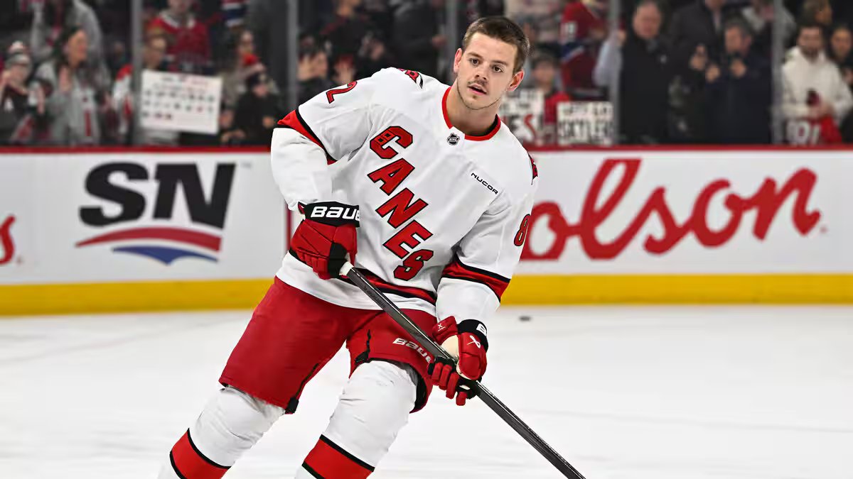 Duas partidas da LNH na Finlândia no período automático