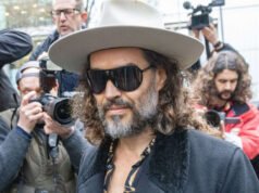 Julgamento de crime sexual de Russell Brand é adiado para outubro