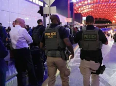 Trump recua sobre agentes mascarados do ICE enquanto os envia para aeroportos dos EUA