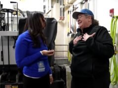 Jessica Porter do Denver7 ao vivo às 10h da noite do Denver7 no jogo do Colorado Eagles