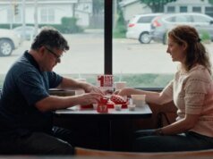 Crítica de ‘Chili Finger’: Uma brilhante Judy Greer é uma golpista sem noção nesta aventura de crime estrelado com vibrações dos irmãos Coen