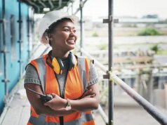 Quem fornece sistemas financeiros empresariais baseados em nuvem?