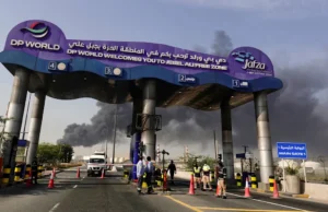 ‘Não é o Dubai que conhecemos’: pessoas presas no Emirado reagem aos ataques do Irão