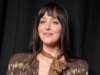 Dakota Johnson relembra falha na audição e foi chamada de “arrogante” por apertar a mão de todo mundo: “I Just Had Manners”
