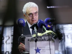 Futuros do petróleo estáveis enquanto AIE anuncia a maior libertação de reservas estratégicas de sempre