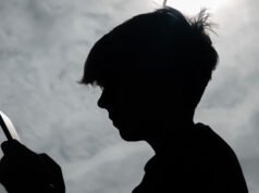 Austrália ameaça processos judiciais contra plataformas de mídia social por violações de proibição de adolescentes