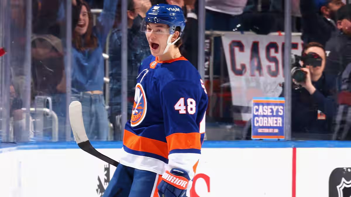 Les Islanders e Matthew Schaefer contribuem para seu sucesso