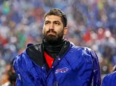 Browns supostamente rejeitou o acordo de agência gratuita com DE AJ Epenesa devido a preocupações levantadas fisicamente