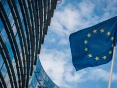 Apple TV e Siri são alvos de reclamação de emissora da UE citando regras de DMA