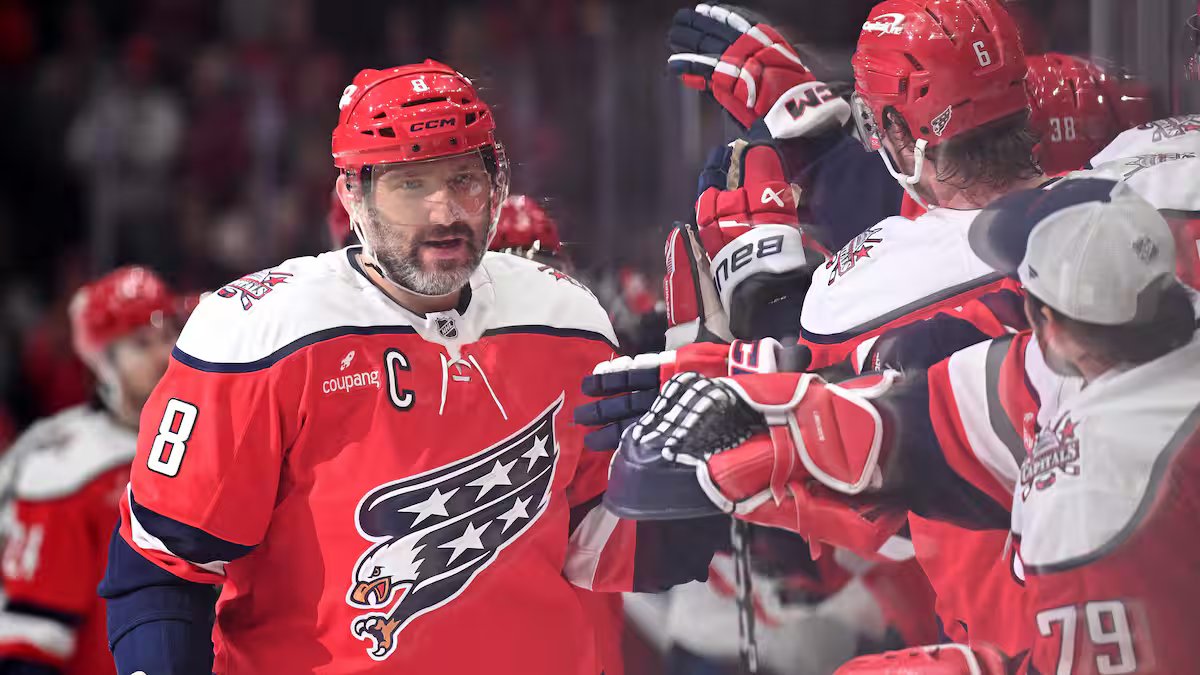 Des chapeaux pour Ovechkin, qui estabeleceu um outro registro