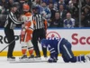 Atualização sobre lesão de Auston Matthews: Radko Gudas expulso devido a uma pancada no joelho