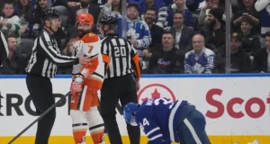 Atualização sobre lesão de Auston Matthews: Radko Gudas expulso devido a uma pancada no joelho