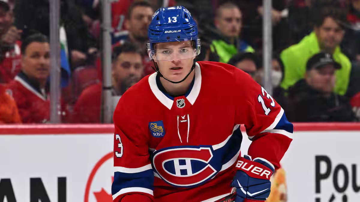 Cole Caufield se aproxima de 5 filés de Nathan MacKinnon