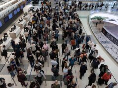 Chegar ao aeroporto 3 horas antes não é garantia de que você fará seu voo, pois a crise da TSA piora
