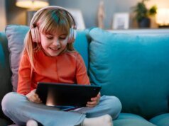 Bonecas, e não tablets, brilham no ensino de habilidades vitais para crianças, revela estudo