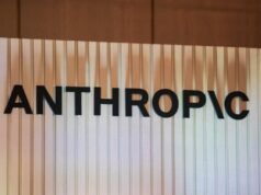 Anthropic processa Pentágono enquanto downloads de Claude disparam