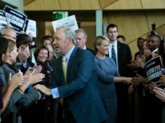 A saída contestada de Kevin Spacey de ‘House Of Cards’ explode no MRC em um teste de seguro de US $ 100 milhões