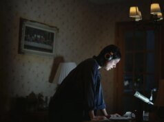 Revisão de Undertone: terror de áudio chega em casa