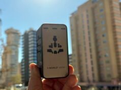 Substituí todos os meus carregadores por este adaptador GaN de 205 W – agora nunca viajo sem ele