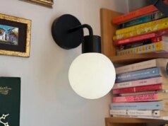 Não precisei perfurar essas luzes inteligentes para locatários em minha parede – e eu as adoro por isso