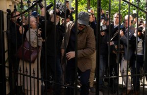 Final da ‘Indústria’: Kit Harington sobre Glory-Hole Spiral e Total Downfall de Sir Henry Muck