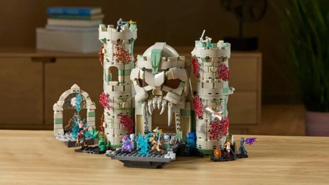 mattel-creations-castle-grayskull-bricks.jpg