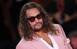 Jason Momoa e sua família evacuam a costa norte de O’ahu em meio às piores enchentes em 20 anos: “Estamos seguros por enquanto, mas há muitas pessoas que não estavam”