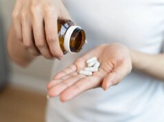 Um multivitamínico diário pode realmente desacelerar seu relógio biológico, descobriu um estudo