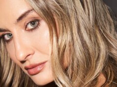 O show solo de Nicole Travolta ‘Nicole Travolta Is Doing Alright’ retorna ao SoHo Playhouse