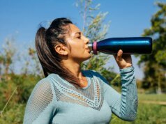 A ‘regra 8 por 8’ é um mito. Esta é a quantidade de água que você deve beber