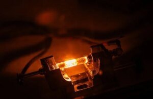 Cientistas acabaram de usar alguns dos piores produtos químicos da Terra para produzir lítio para baterias