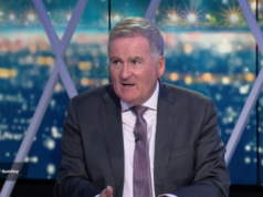 Richard Keys defende deixar esposa de 34 anos pela amiga da filha