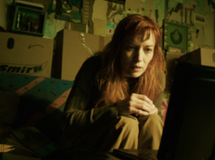 Revisão do ‘Remetente’ SXSW: Britt Lower e Rhea Seehorn entregam as mercadorias em um mistério paranóico centrado na facilidade sinistra dos pedidos on-line