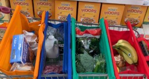 Estas sacolas de compras penduradas tornam as idas ao supermercado uma alegria total