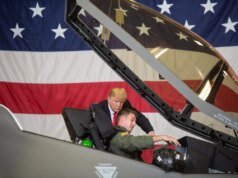 O programa F-35 parece não conseguir realizar a atualização de software necessária enquanto seus jatos travam uma guerra