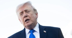 Trump conta a história do homem que inventou o clipe de papel