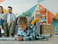 Depois das mídias sociais, as lojas de aplicativos e os mecanismos de pesquisa são os próximos alvos da restrição de idade