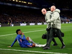 Técnico do Chelsea diz que Estêvão está arrasado após possível lesão 🎥