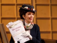 Tina Fey admite que algumas de suas piadas do SNL estavam “do lado errado”, mas defende os esboços de Sarah Palin