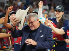 UConn continua sendo o padrão ouro do basquete universitário feminino em meio ao rápido crescimento do jogo