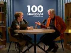 Minecraft Supremo TommyInnit apresentando a primeira série digital da Sony com o primeiro convidado Stephen Fry