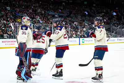 LPHF: Ann-Renée Desbiens ao som de son art com Victoire de Montréal