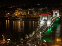 Katya Adler: O júbilo em Budapeste será sentido na Europa, mas deixa Moscou fria