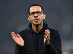 Chelsea demite Liam Rosenior e confirma novo técnico interino