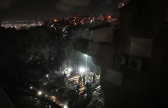 Atualizações ao vivo do Irã: vítimas relatadas em ataques com mísseis em Israel